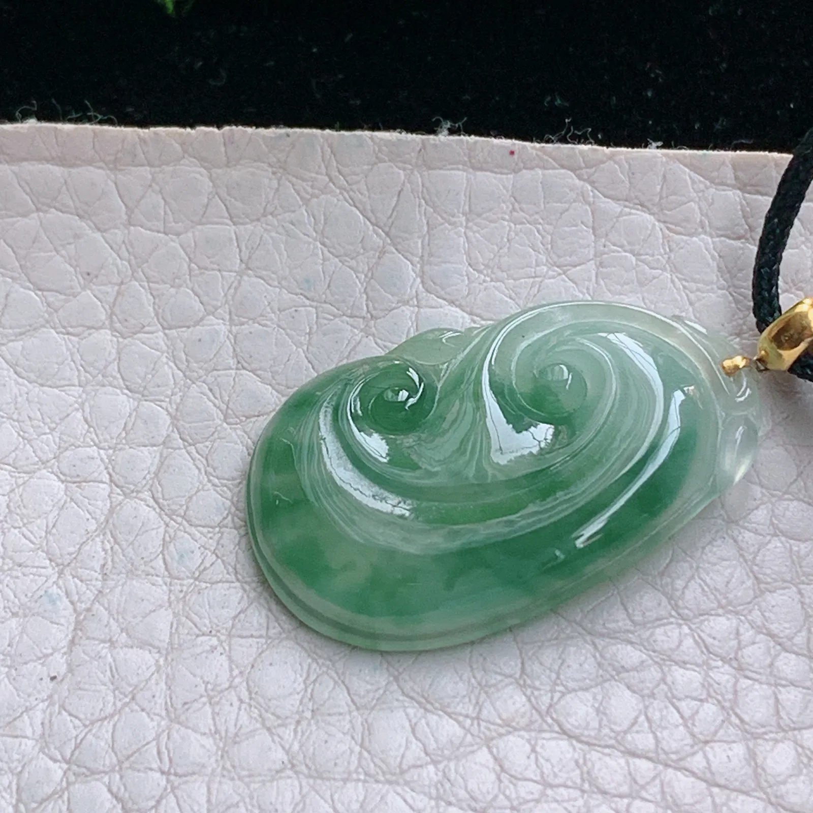 axm实拍30.8*19.6*3.8缅甸翡翠精雕冰飘花如意 事事如意玉吊坠