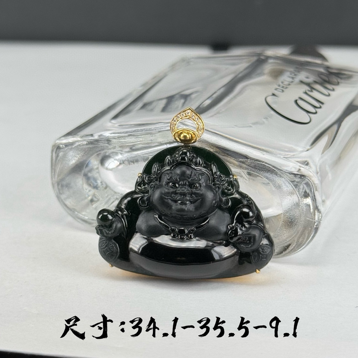 精品18k墨翠黄财神 种好色正 黑度极好 打灯通透 油性十足 尺寸34.1