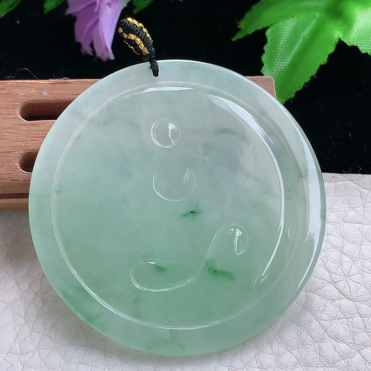 kh实拍53.5*5.5缅甸翡翠精雕冰飘绿文殊菩萨 生肖守护神玉吊坠 玉挂件