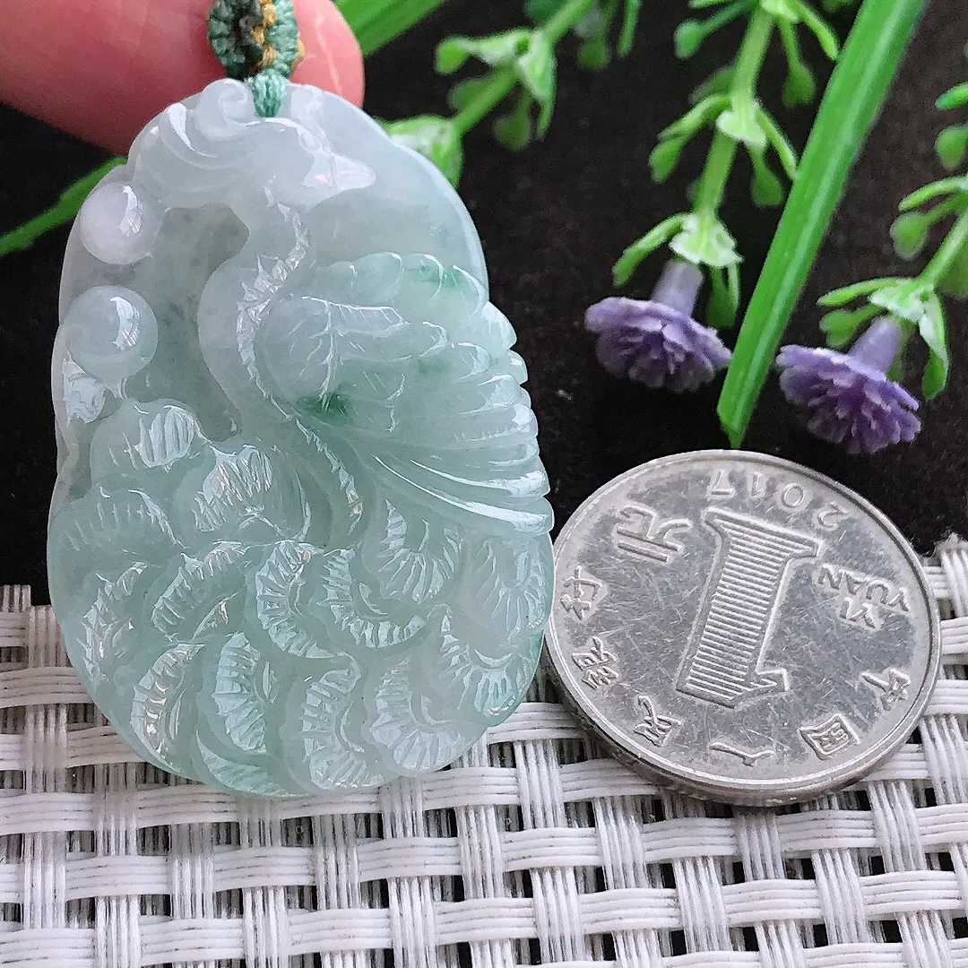 实拍A货翡翠42/29.6/6.5老坑冰润秀气飘花孔雀牌吊坠翡翠挂件