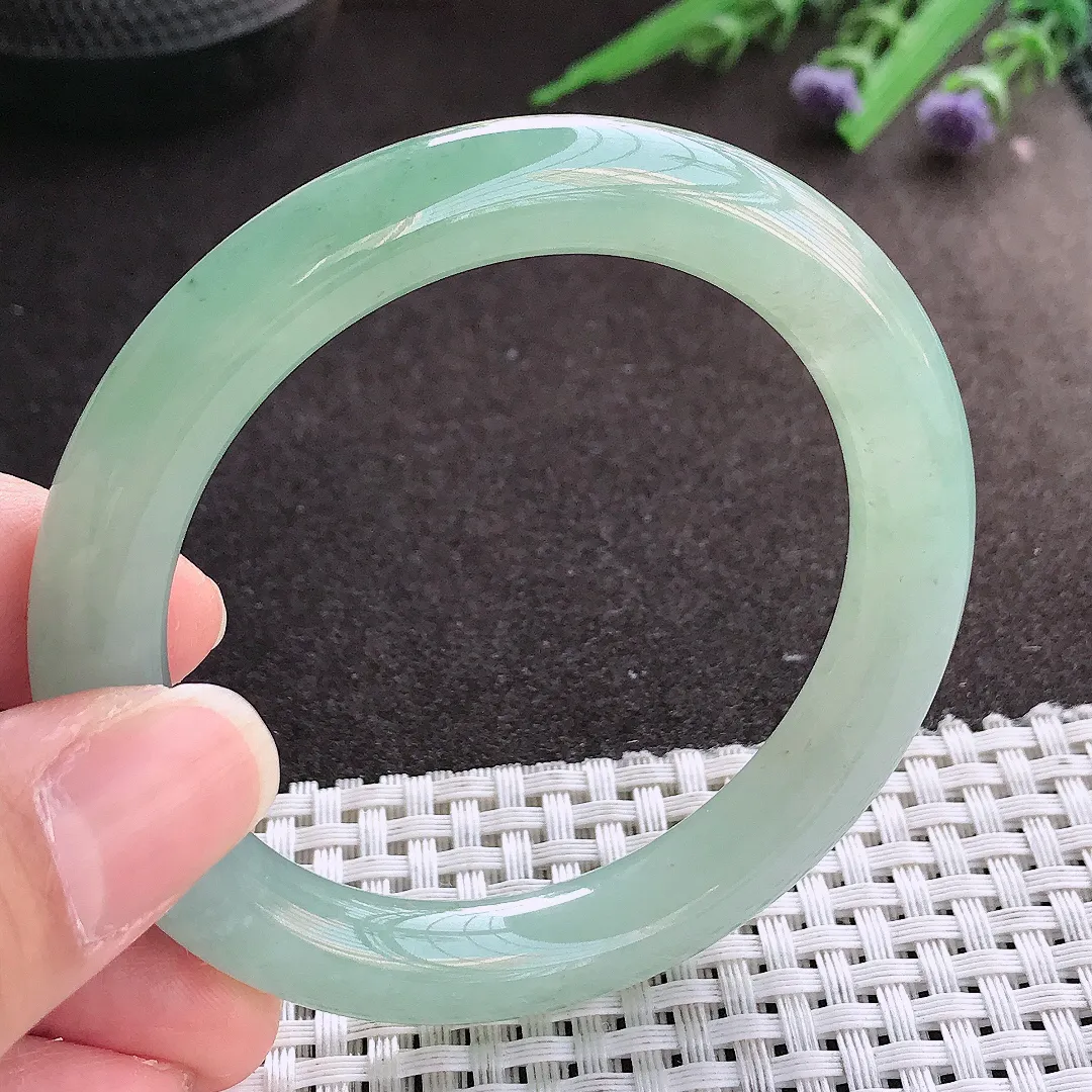 实拍翡翠A货54.5/9.6/9.4老坑冰润起胶冰晴满绿圆条手镯翡翠玉镯女款
