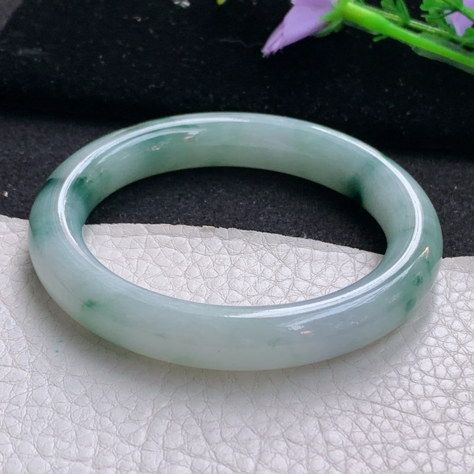 ee实拍53.5*10.2*9.5美人镯 天然缅甸翡翠飘花圆条玉手环 叮当镯