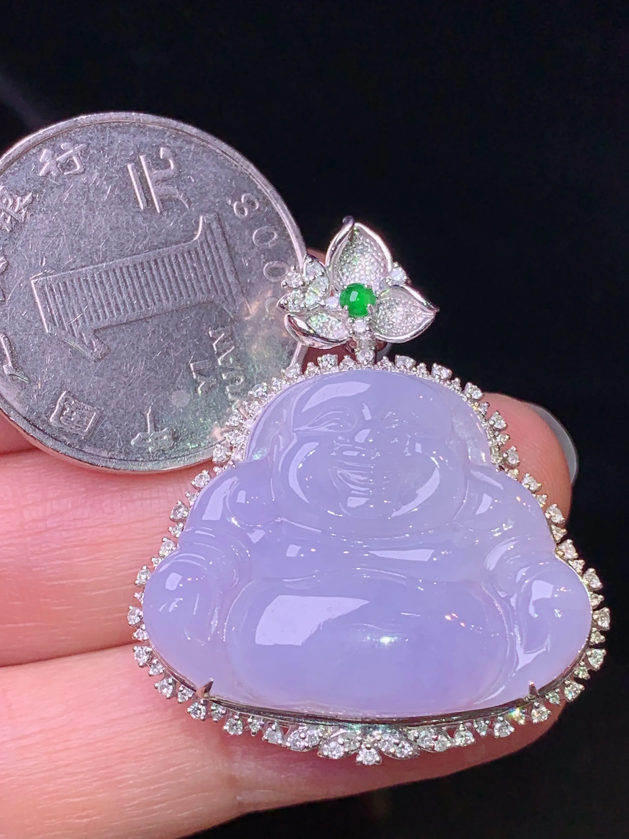 18k金钻镶嵌紫罗兰佛公吊坠 玉质细腻 色泽艳丽清新 整体尺寸36.2*30.6*10