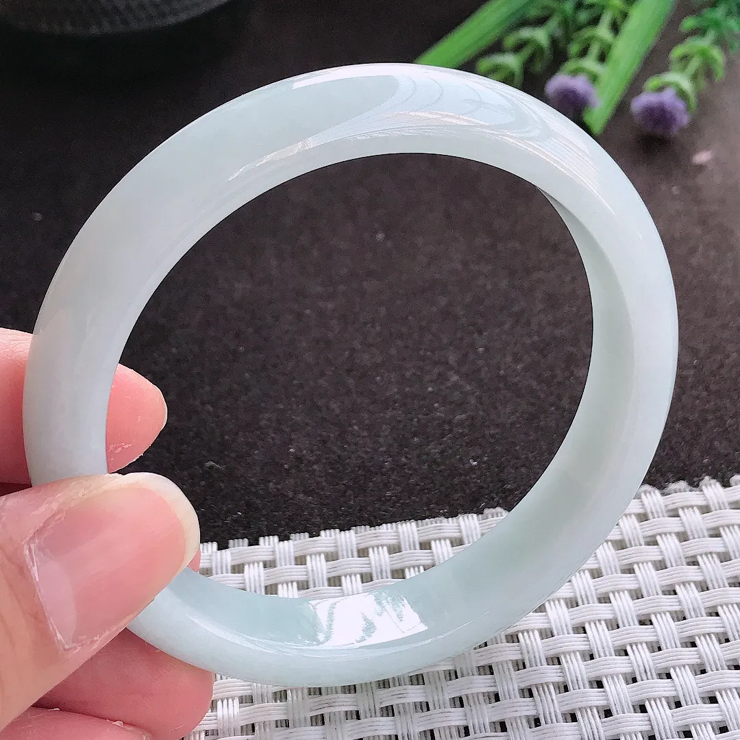 实拍翡翠A货59/12.3/7.8老坑秀气冰润月光白手镯宽边翡翠玉镯女款百搭