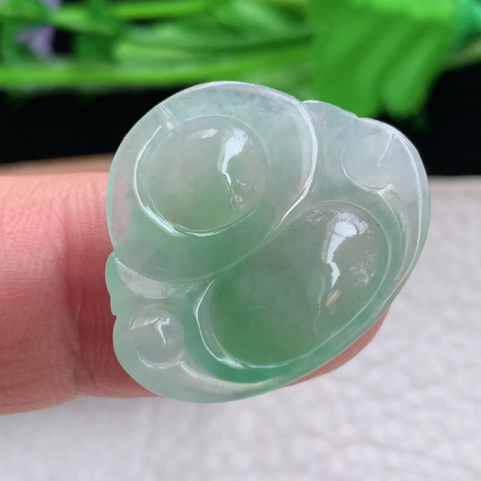 axm实拍22.3*26.6*5.8缅甸翡翠精雕冰绿饱满佛公 开心佛玉吊坠