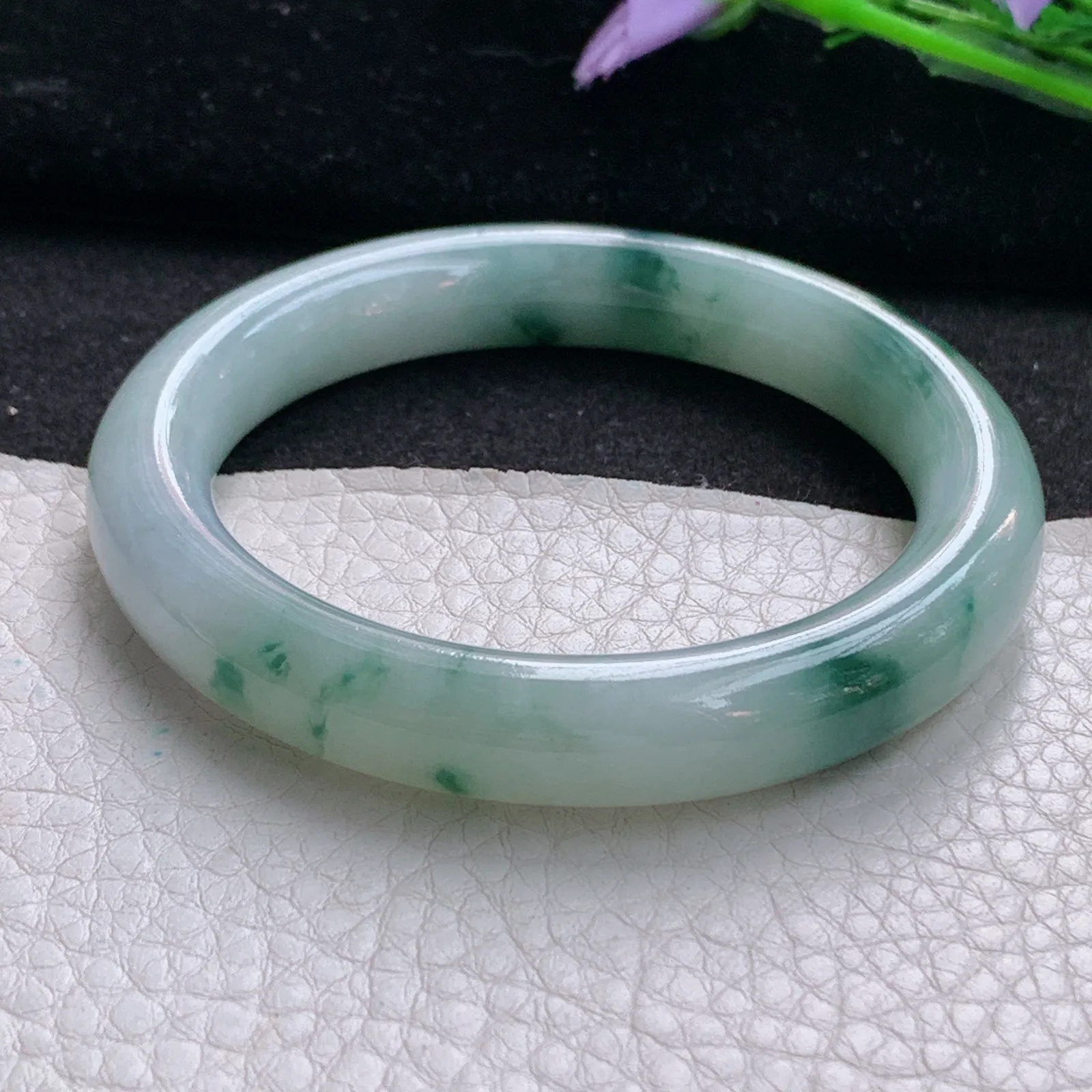 ee实拍53.5*10.2*9.5美人镯 天然缅甸翡翠飘花圆条玉手环 叮当镯