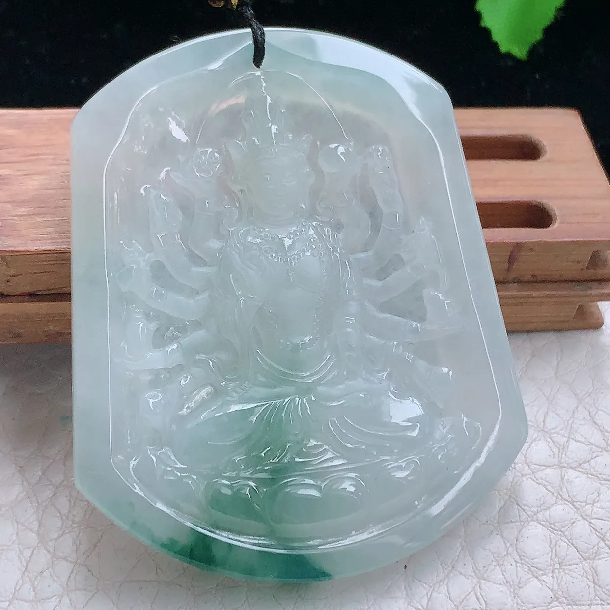 kh实拍53*43.8*5.6缅甸翡翠精雕飘花千手观音 生肖守护神玉吊坠 玉挂件