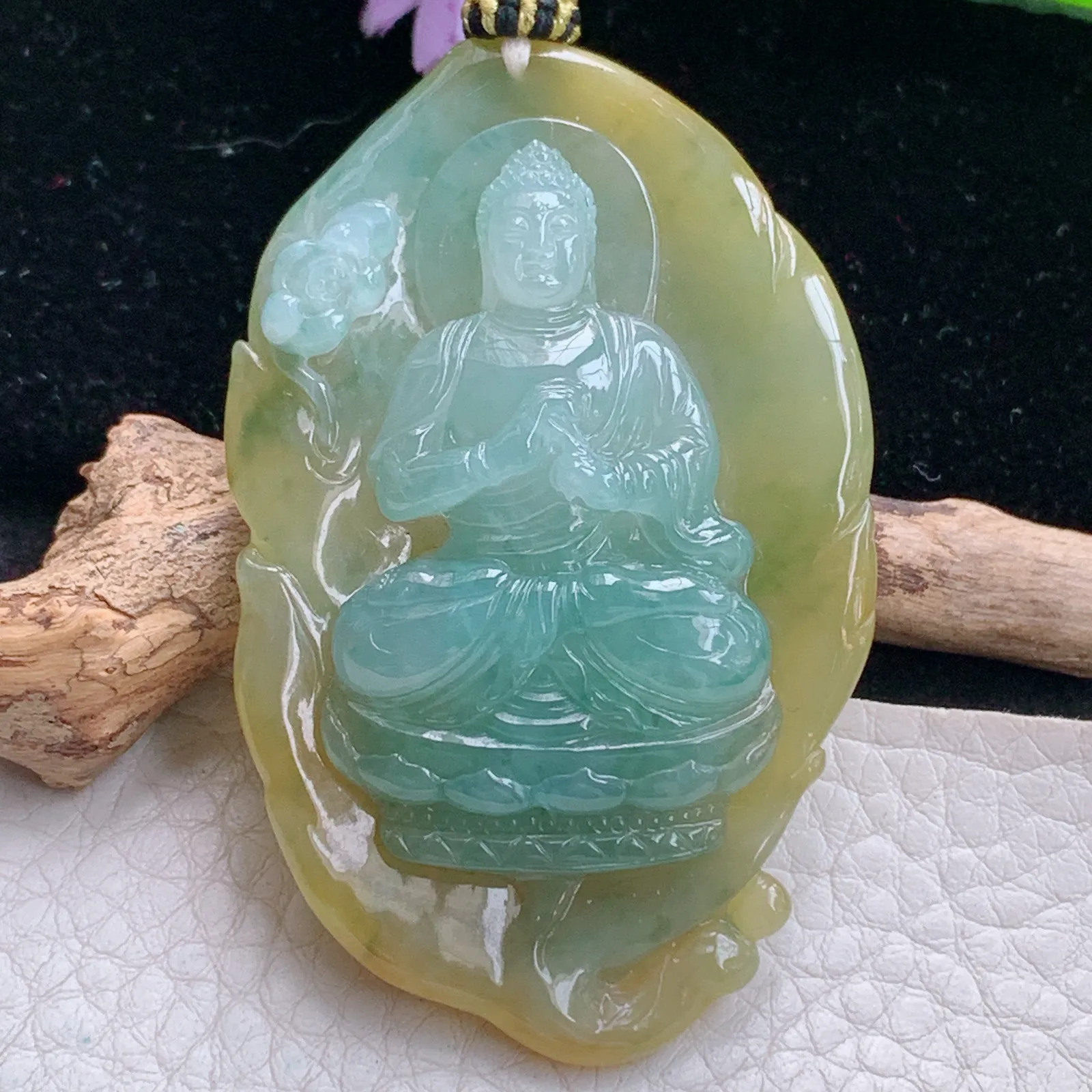 yl实拍63.9*38.5*12缅甸翡翠特色精雕双彩立体大日如来 花开见佛玉吊坠