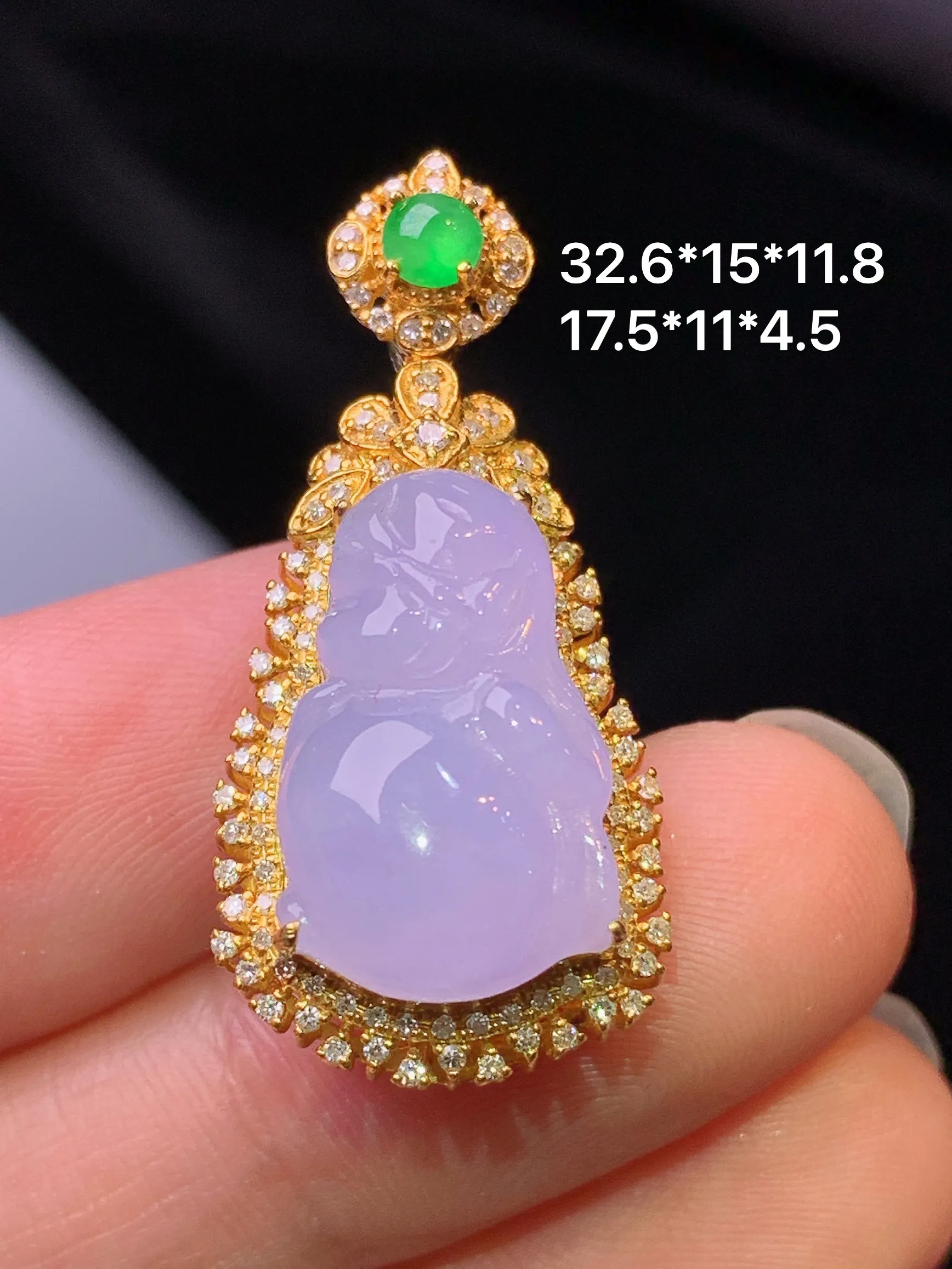 18k金钻镶嵌紫罗兰小女孩吊坠 玉质细腻 色泽艳丽清新 整体尺寸32.6*15*11.8