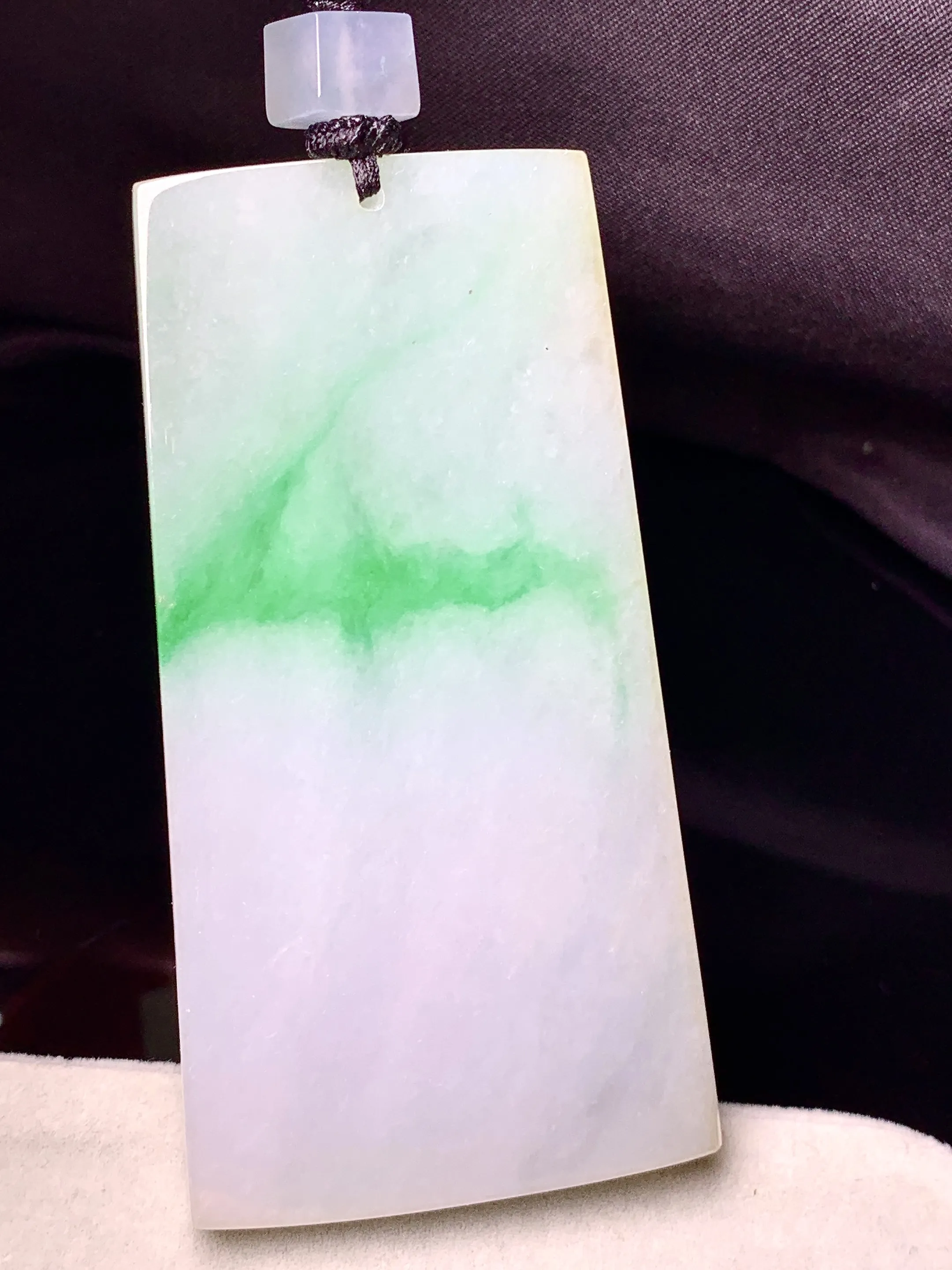 飘绿无事牌吊坠 玉质细腻 色泽艳丽清新 整体尺寸68.5*35.3*5.2