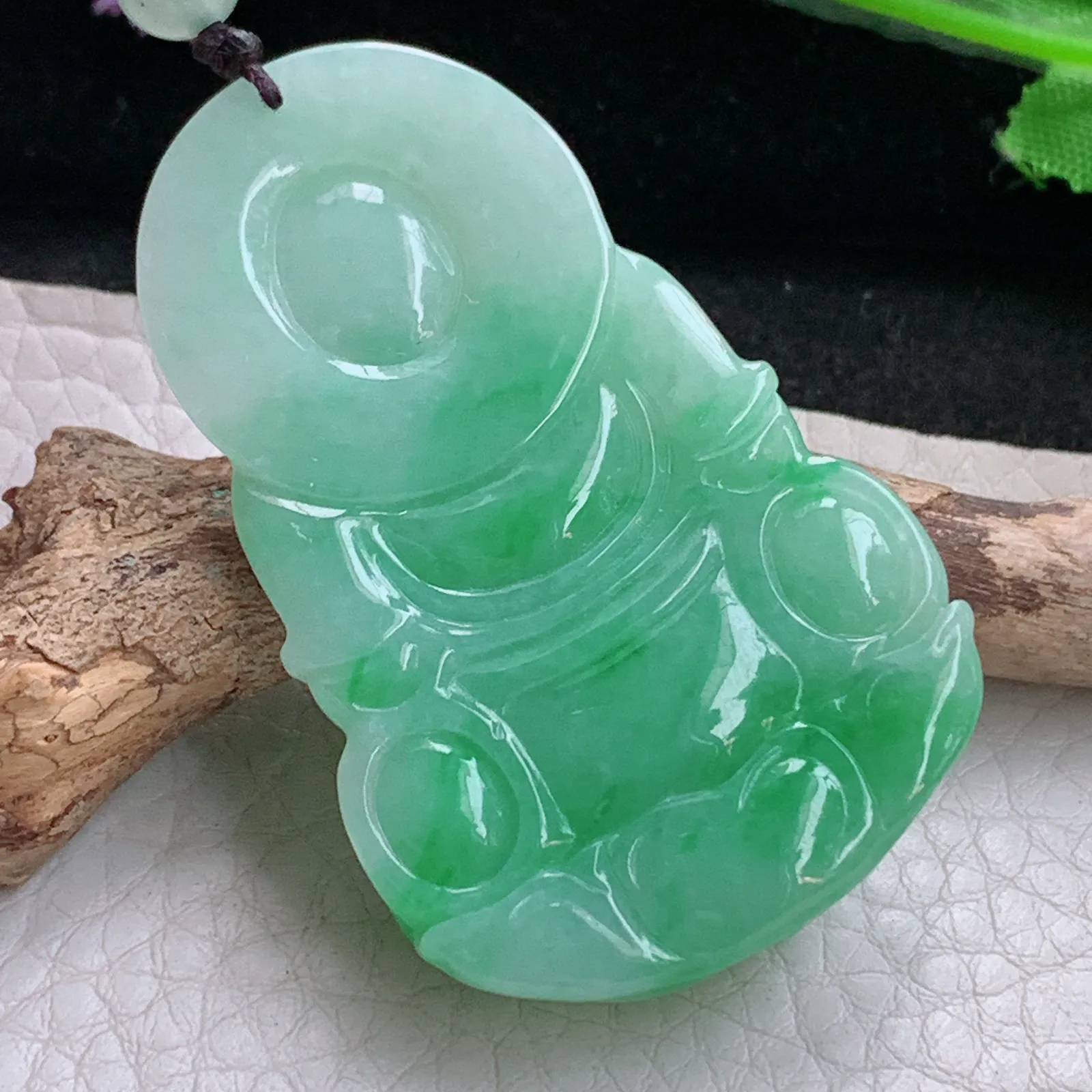 zen实拍50.8*32.6*6天然缅甸翡翠辣绿玉观音玉吊坠 玉挂件