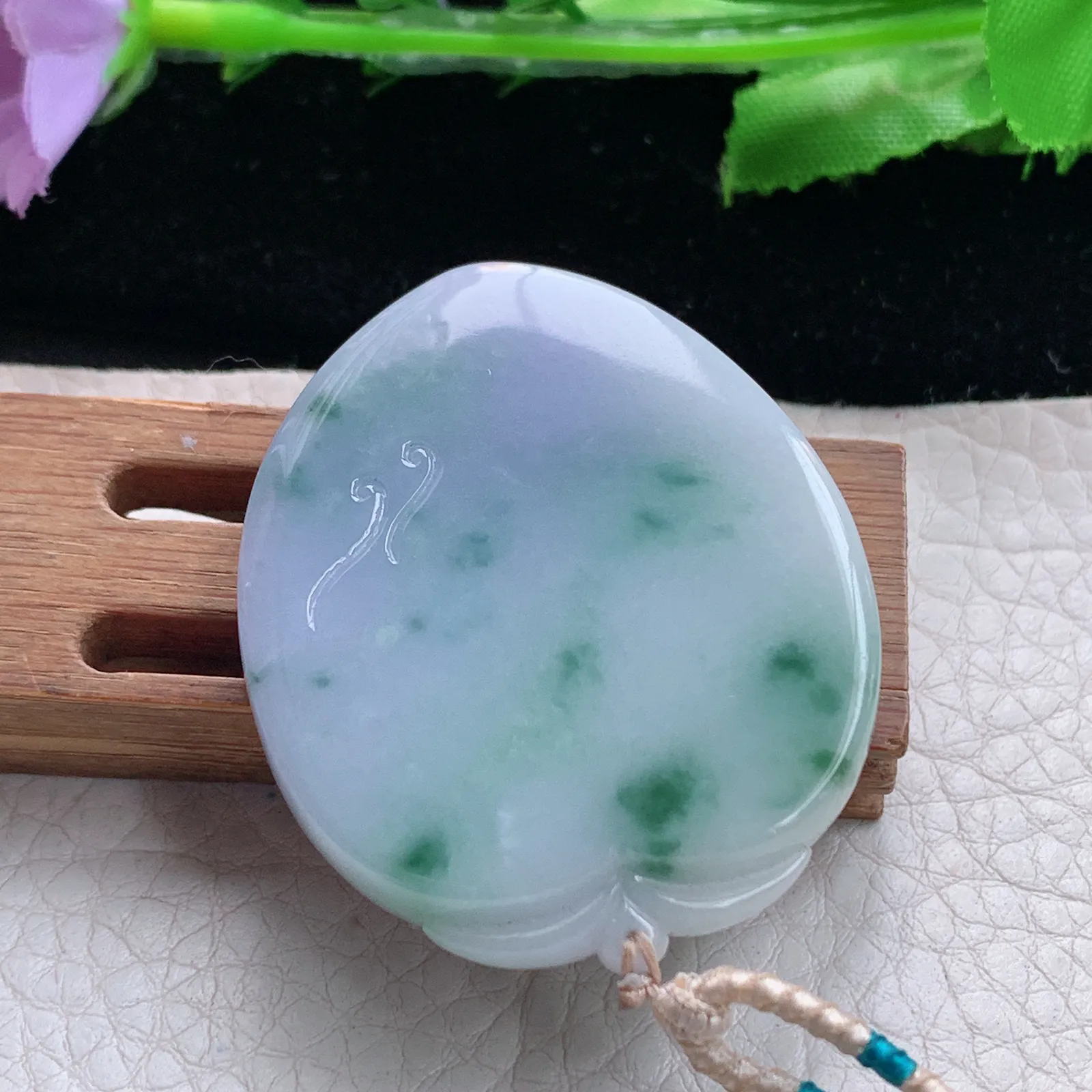 cys实拍45.2*36.6*8缅甸翡翠精雕春带彩心心相印 心形玉吊坠