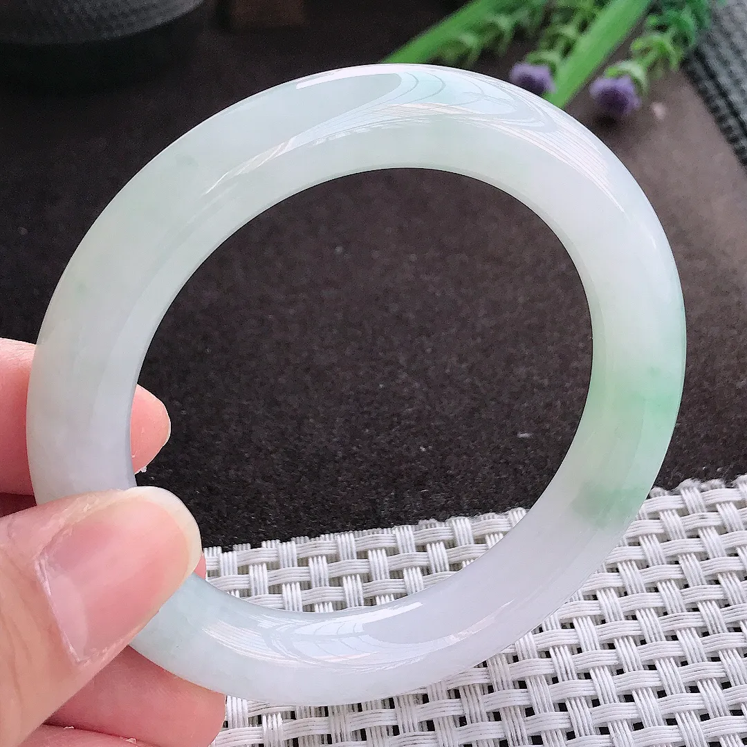 实拍翡翠A货56.5/11/10.9老坑冰胶果冻飘阳绿圆条手镯翡翠玉镯女款百搭