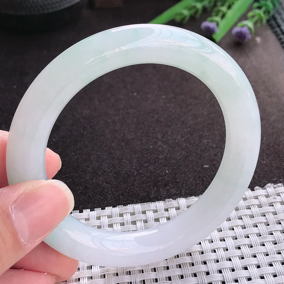 实拍翡翠A货56.5/11/10.9老坑冰胶果冻飘阳绿圆条手镯翡翠玉镯女款百搭