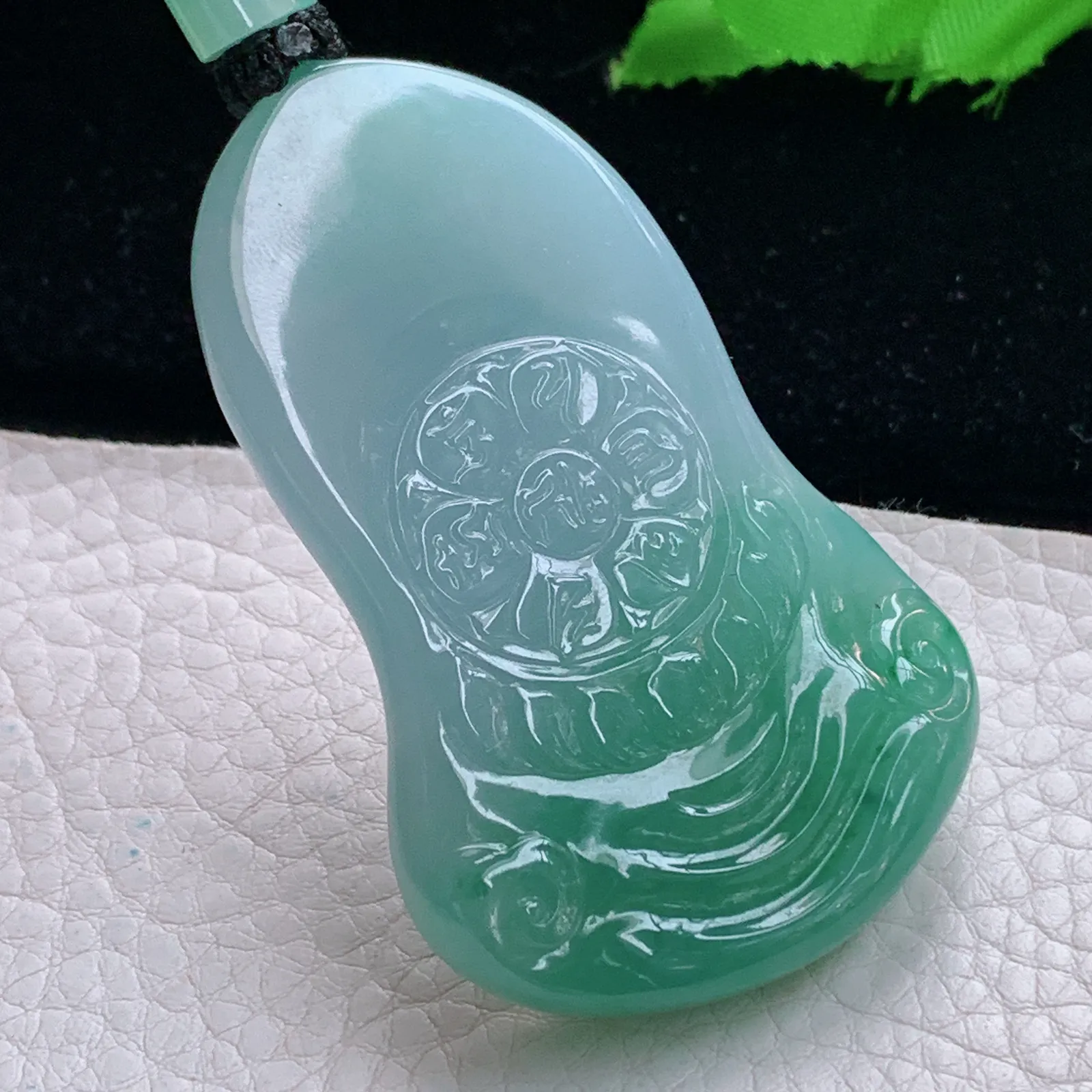 yl实拍62.5*40*9.6缅甸翡翠精雕冰胶双彩正庄观音 玉观音玉吊坠 玉挂件