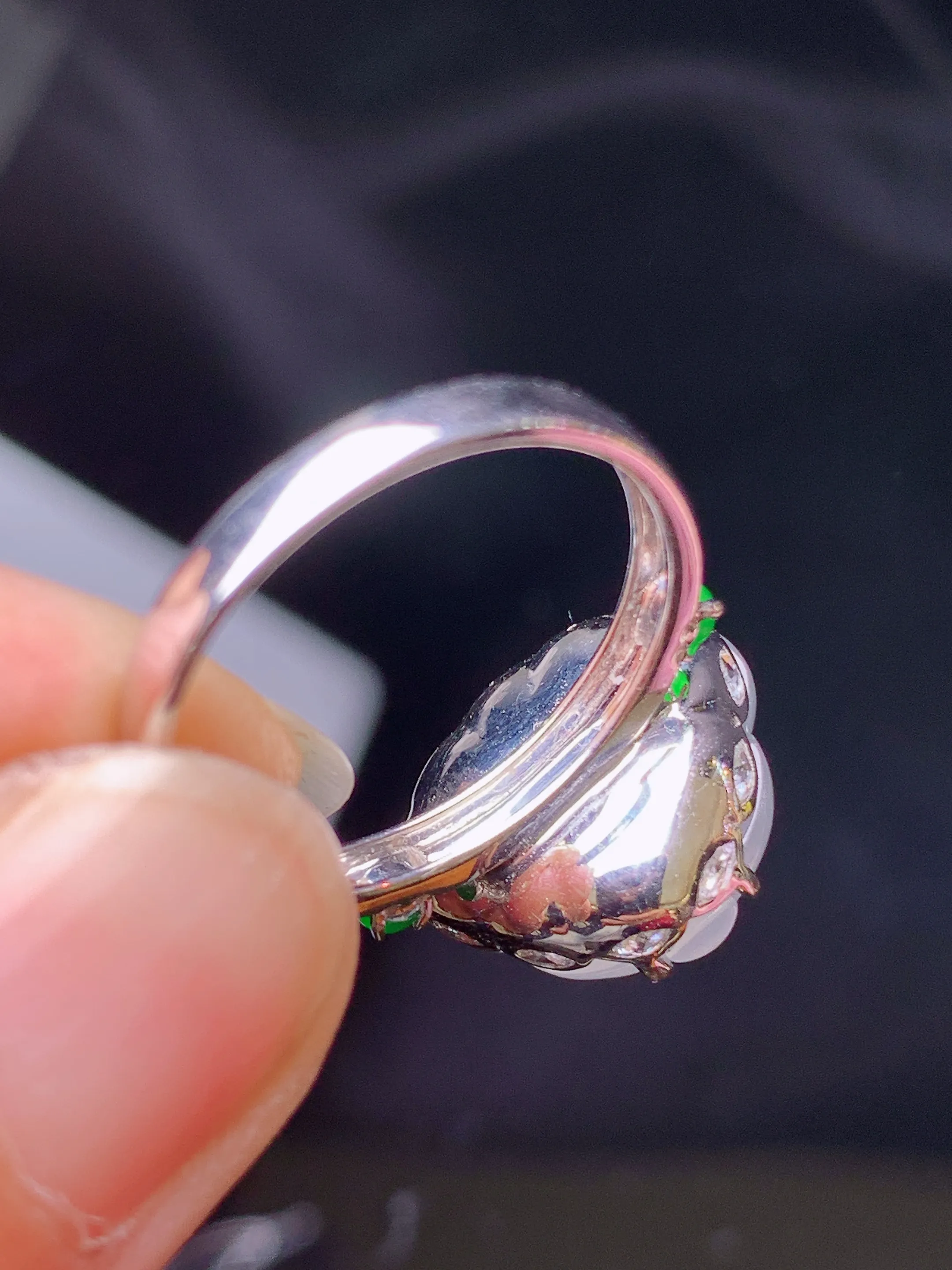 18k金镶嵌冰种葫芦戒指 玉质细腻 色泽艳丽清新 圈口14 裸石尺寸12.2*14.2*5