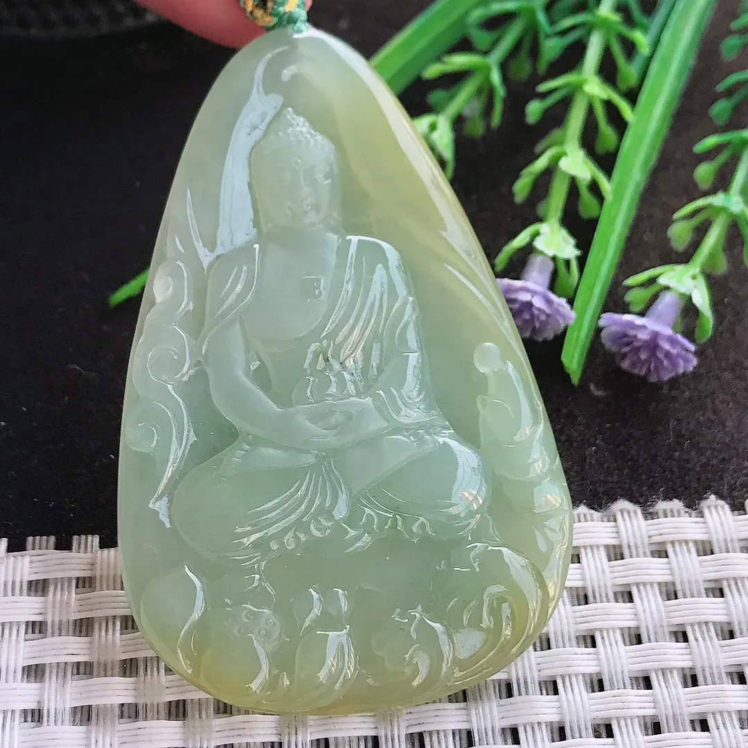 实拍A货翡翠62.3/40.6/5.8老坑冰胶水灵特色鸡油黄黄翡吊坠翡翠如来佛祖挂件