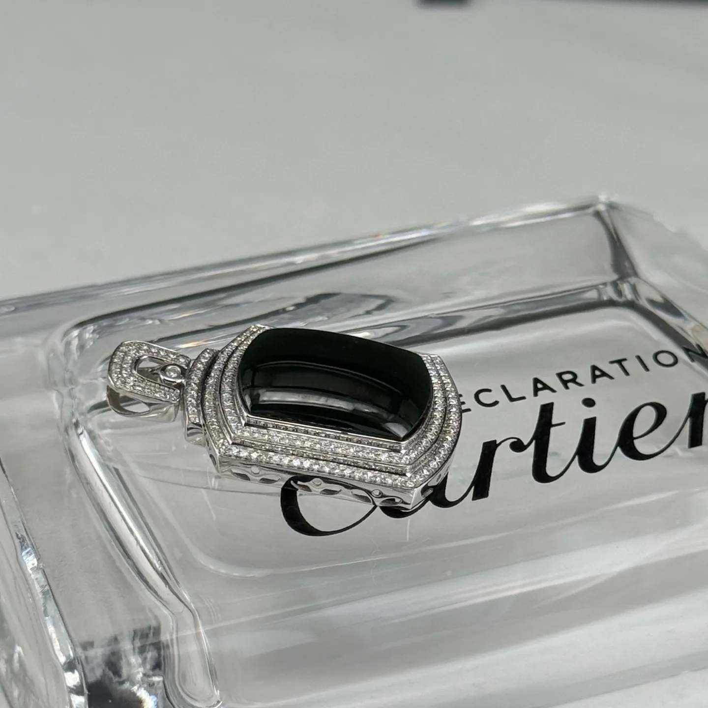 精品18k墨翠马鞍吊坠 种好色正 黑度极好 打灯通透 油性十足 尺寸30.4