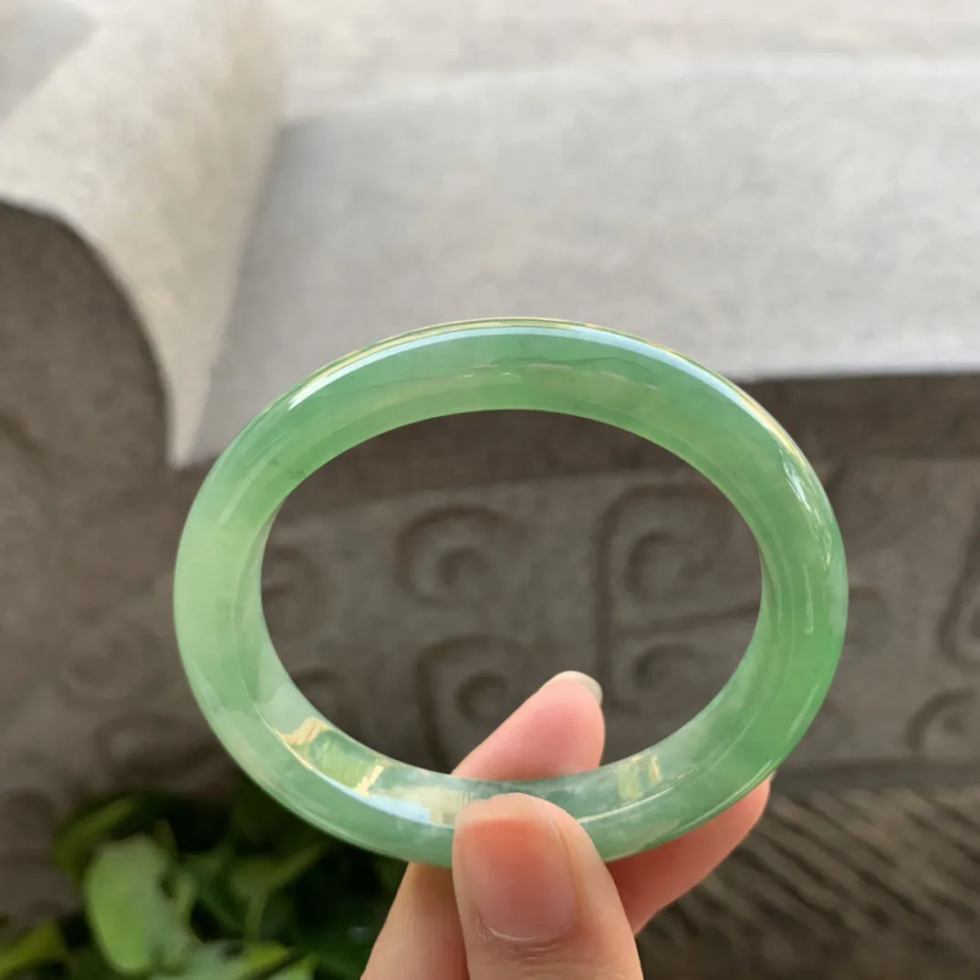 圈口54.1-46.6-10.2-8 【冰绿贵妃手镯】贵妃54 55可戴