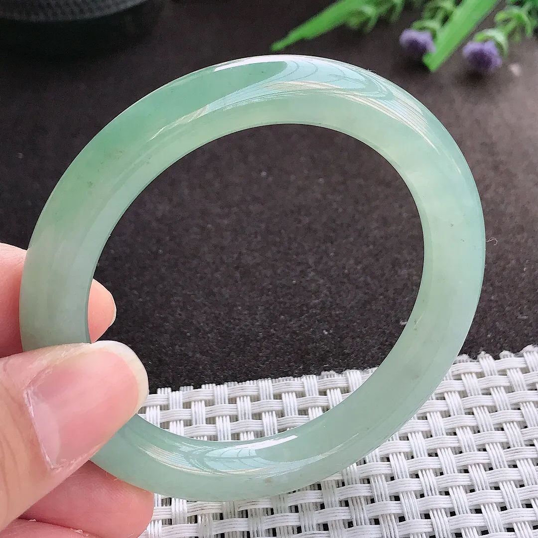 实拍翡翠A货54.5/9.6/9.4老坑冰润起胶冰晴满绿圆条手镯翡翠玉镯女款