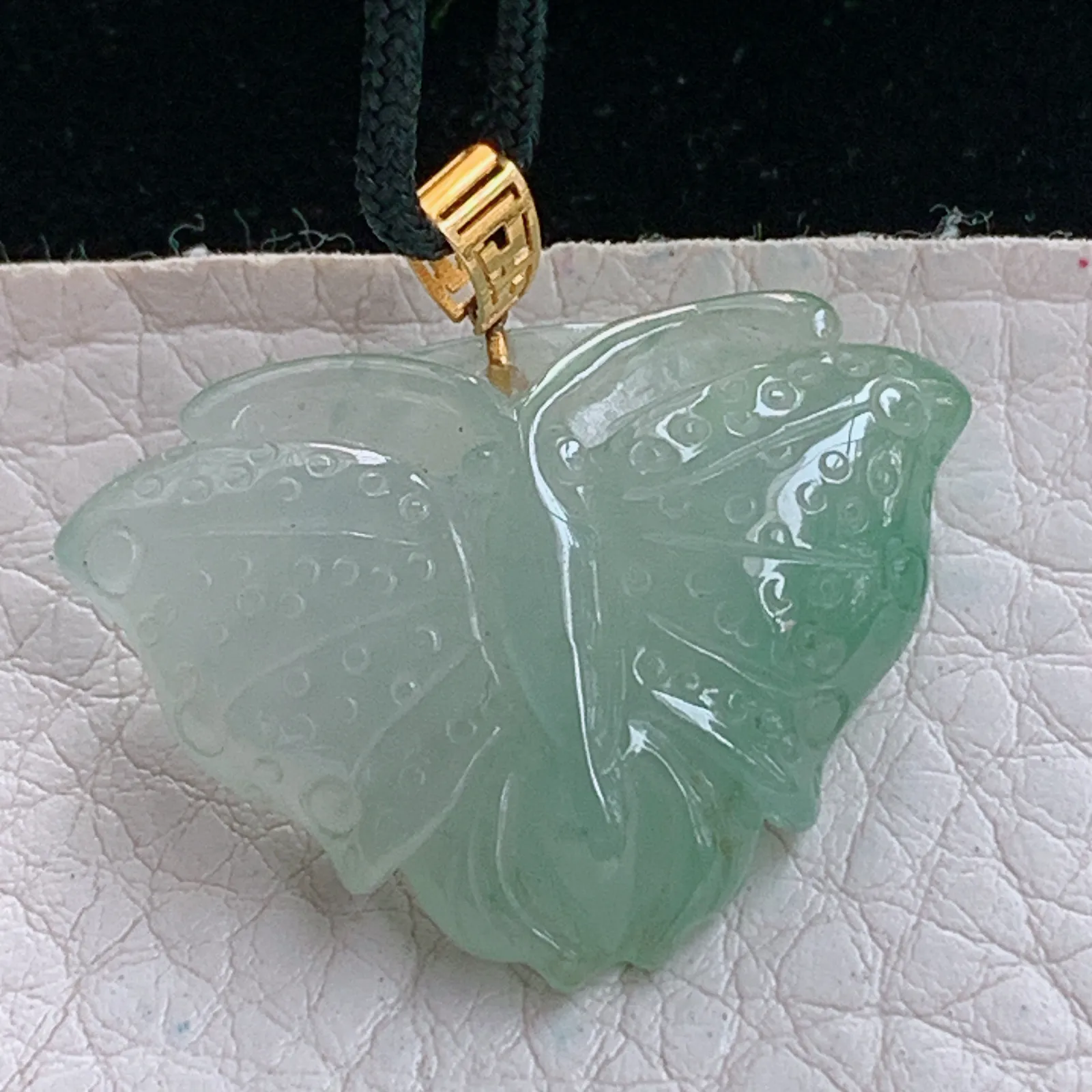 axm实拍22*30.5*7.8缅甸翡翠精雕冰晴蝴蝴 翩翩起舞玉吊坠