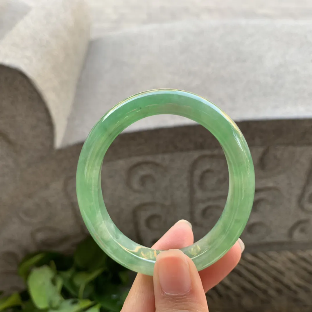 圈口54.1-46.6-10.2-8 【冰绿贵妃手镯】贵妃54 55可戴