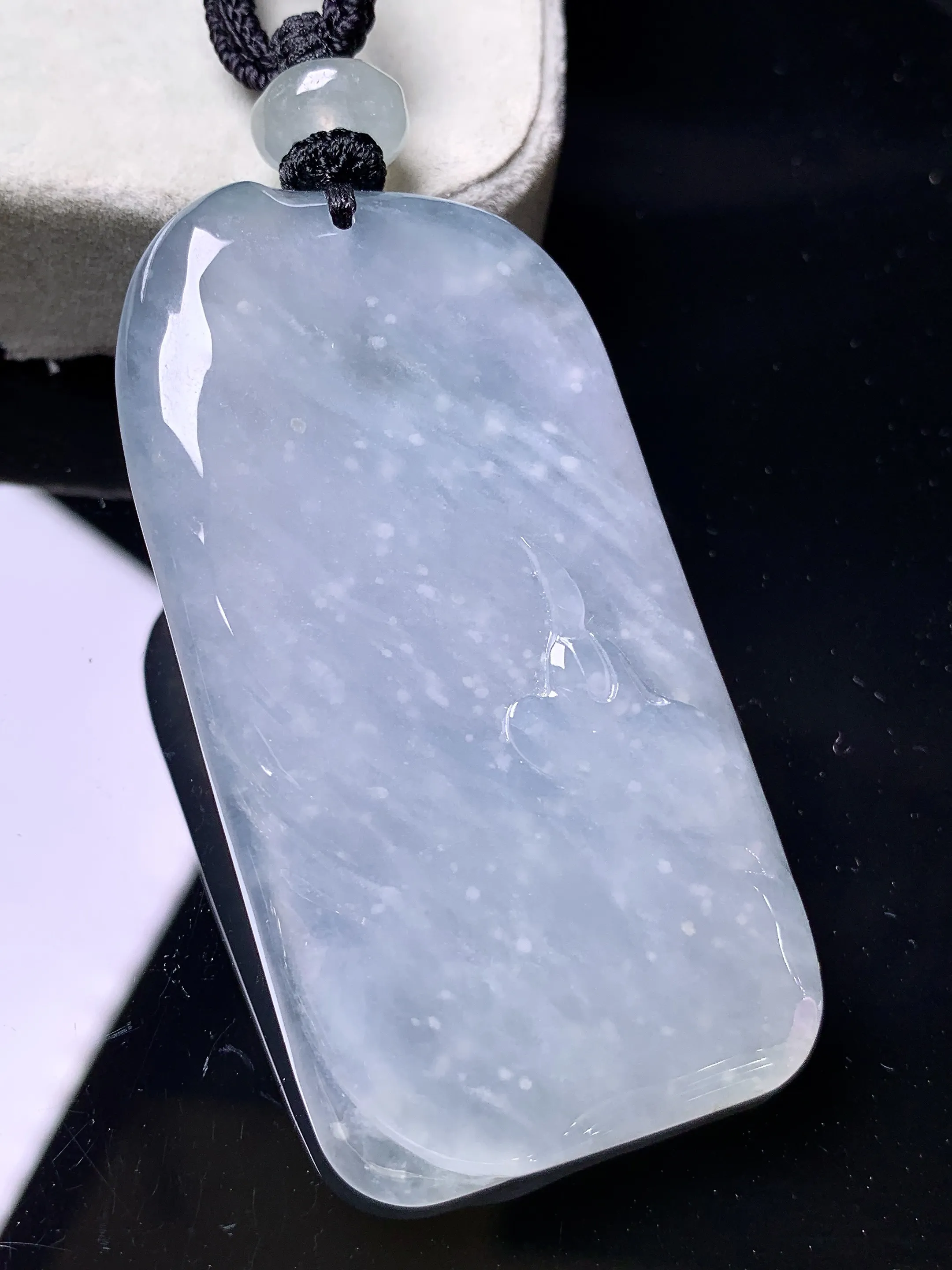 冰种悟道牌吊坠 玉质细腻 色泽艳丽清新 整体尺寸59.2*31*5