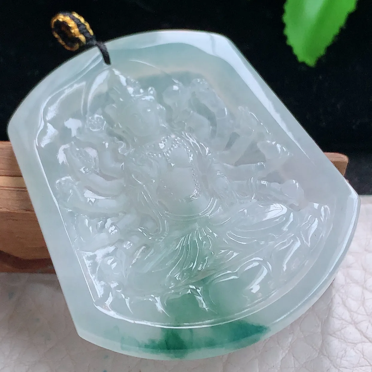 kh实拍53*43.8*5.6缅甸翡翠精雕飘花千手观音 生肖守护神玉吊坠 玉挂件