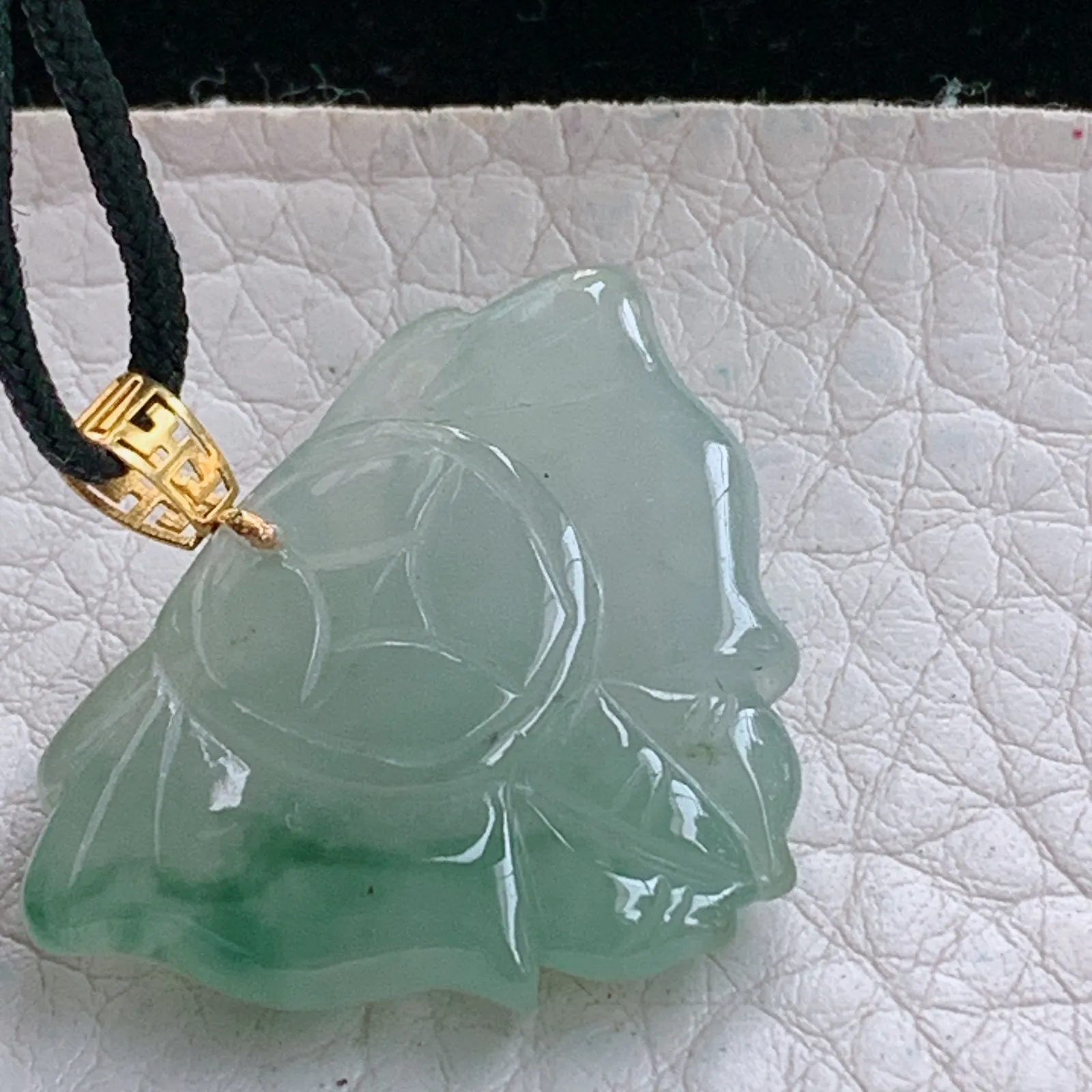 axm实拍22*30.5*7.8缅甸翡翠精雕冰晴蝴蝴 翩翩起舞玉吊坠