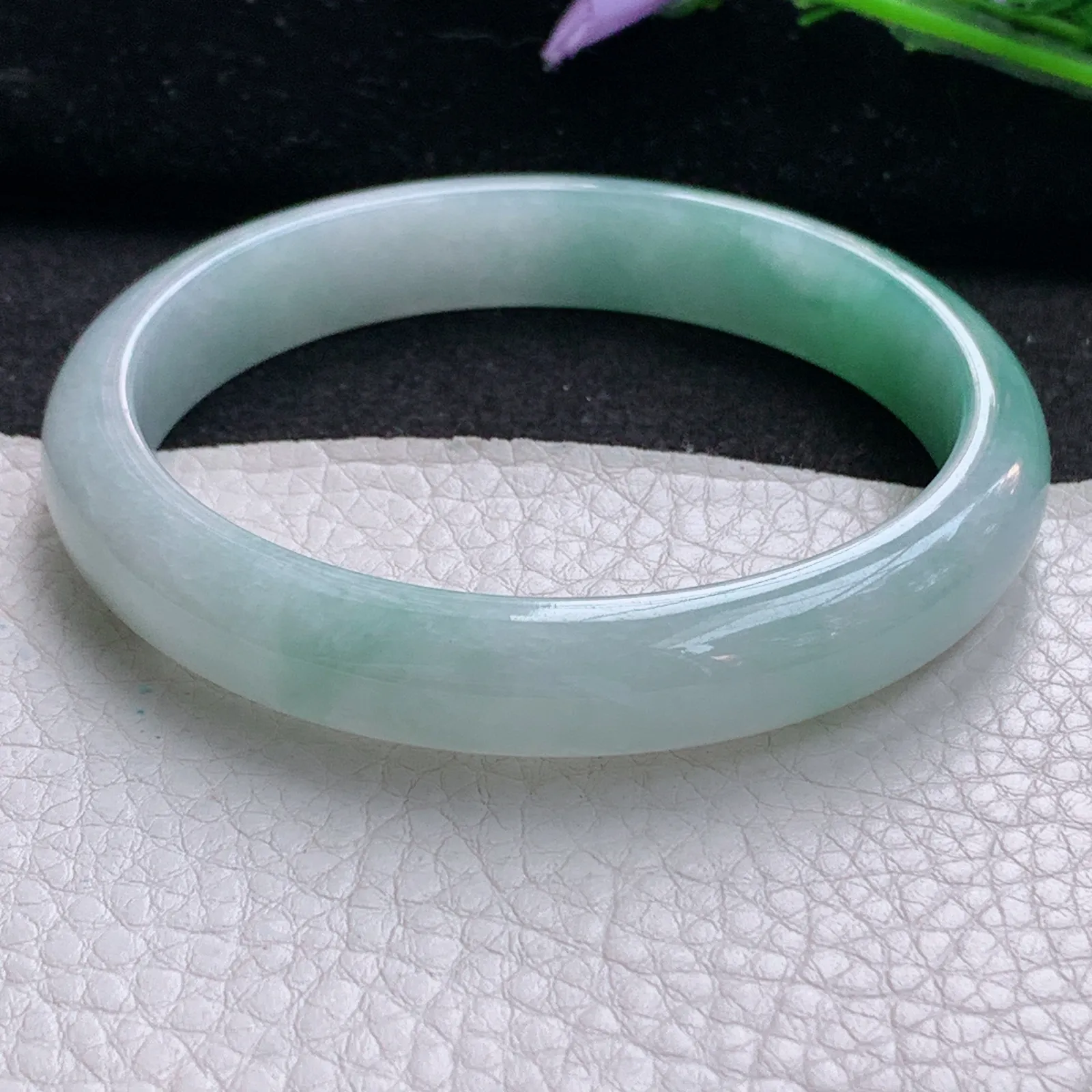 yh大圈口61.5*11.2*6.8平安镯 天然缅甸翡翠飘绿玉手镯宽边玉手环