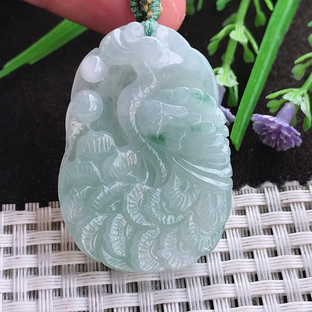 实拍A货翡翠42/29.6/6.5老坑冰润秀气飘花孔雀牌吊坠翡翠挂件