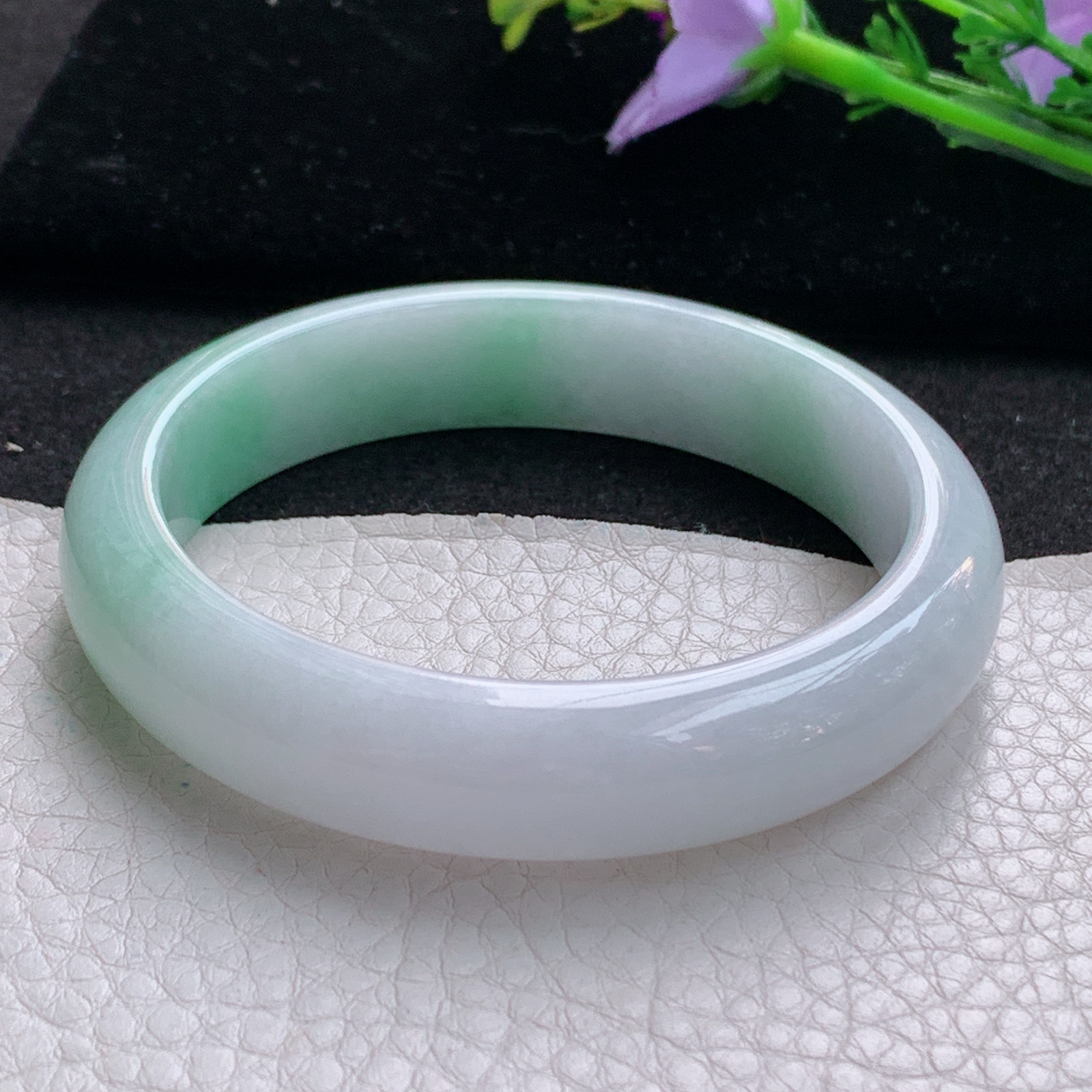 ee实拍56.5*13*7.8平安镯 天然缅甸翡翠飘绿玉手镯双彩宽边玉手环