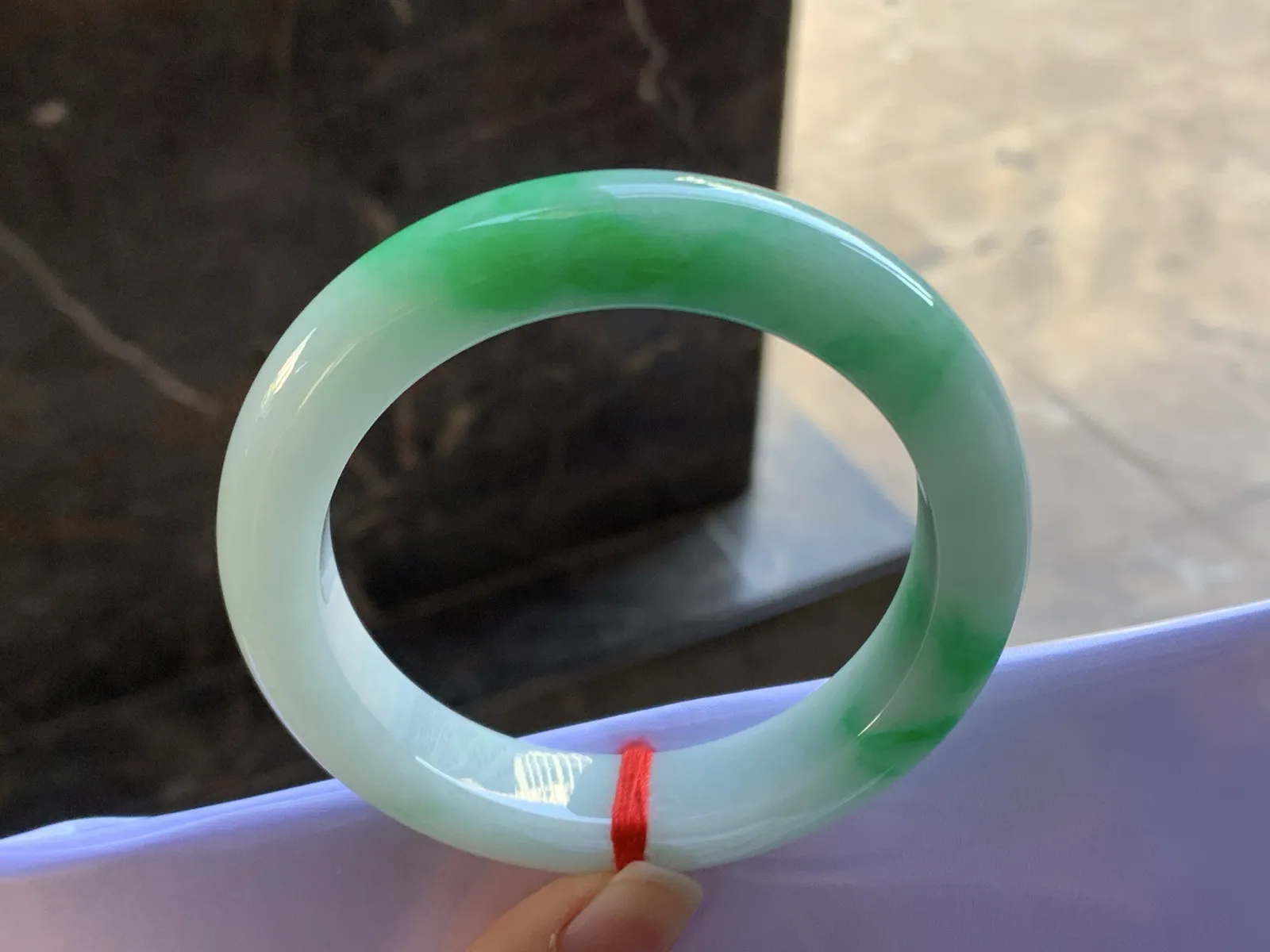 57-12.3-10

绿色手镯^_^底妆细腻