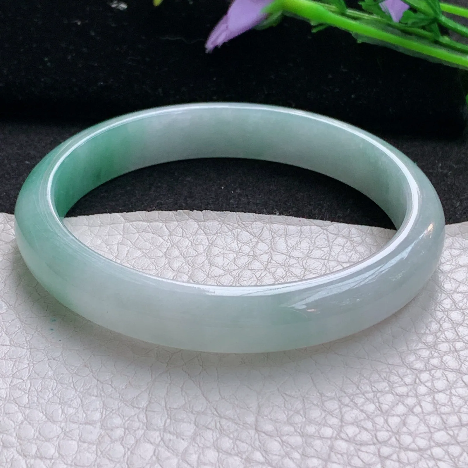 yh大圈口61.5*11.2*6.8平安镯 天然缅甸翡翠飘绿玉手镯宽边玉手环