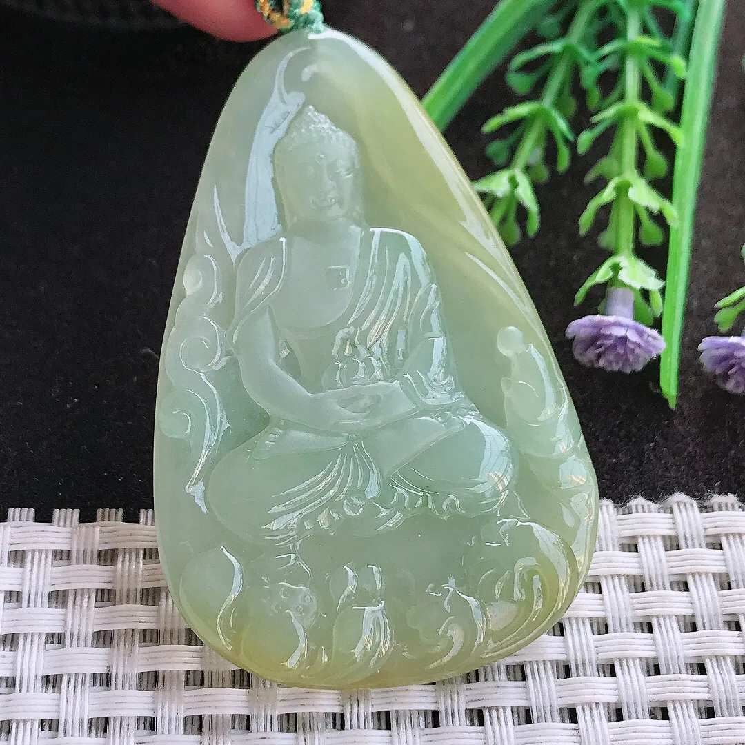 实拍A货翡翠62.3/40.6/5.8老坑冰胶水灵特色鸡油黄黄翡吊坠翡翠如来佛祖挂件