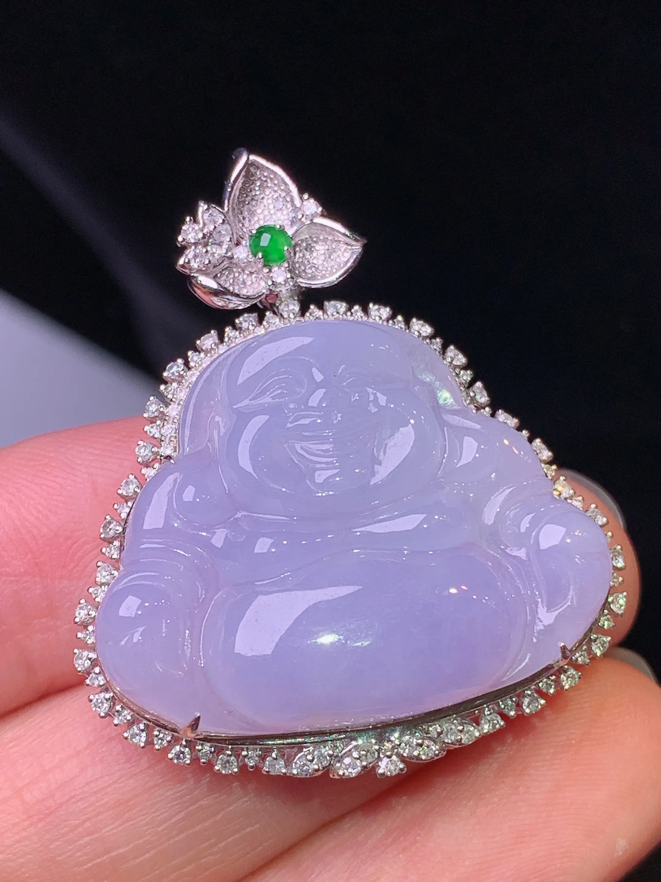 18k金钻镶嵌紫罗兰佛公吊坠 玉质细腻 色泽艳丽清新 整体尺寸36.2*30.6*10