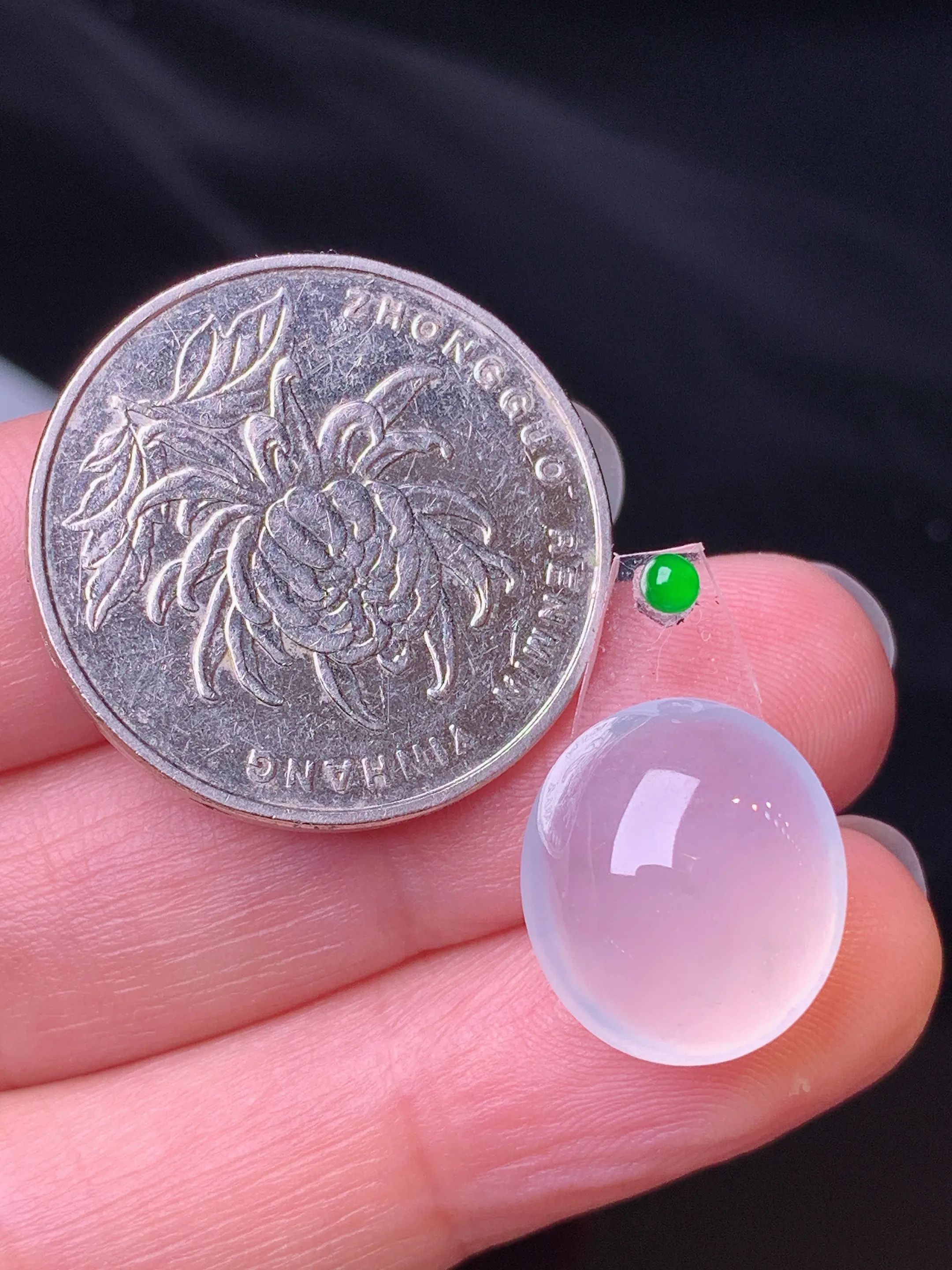 镶嵌款 砖冰种蛋面吊坠 玉质细腻 色泽艳丽清新 整体尺寸14.8*13*6.8