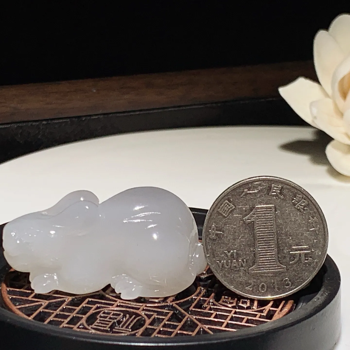 和田玉紫罗兰前途无量兔子挂件 尺寸40/20/19重22.5克 玉质细腻油润 底色纯净 脂粉好，品质好。lt260114