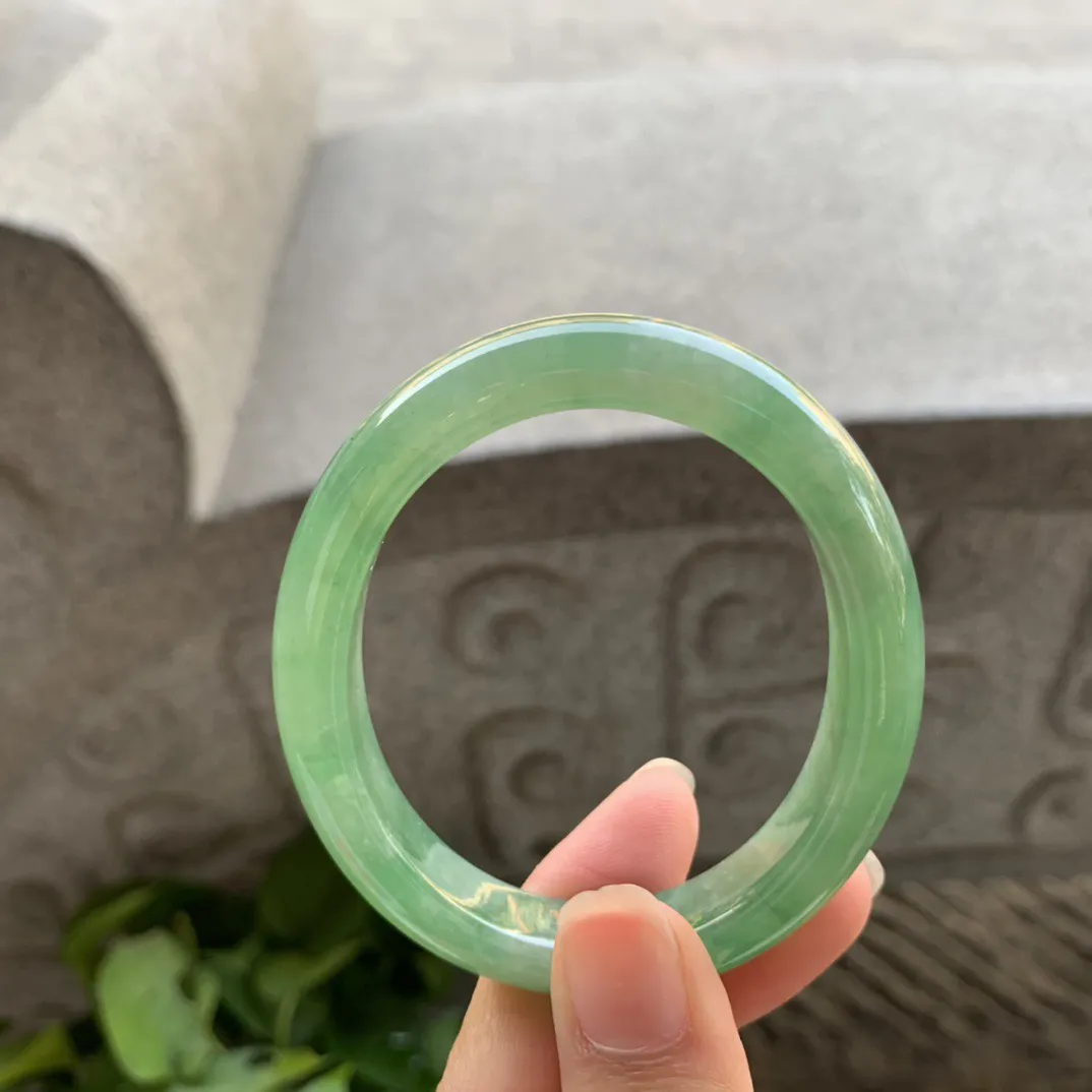 圈口54.1-46.6-10.2-8 【冰绿贵妃手镯】贵妃54 55可戴