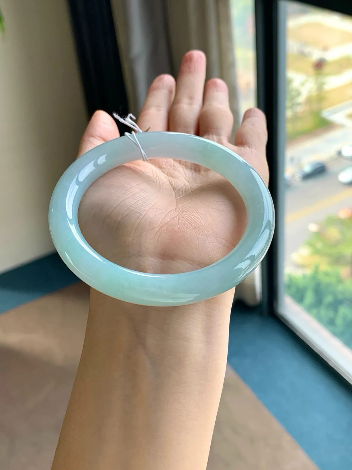 晴绿圆条手镯   
尺寸：60.2/10.7/9.9