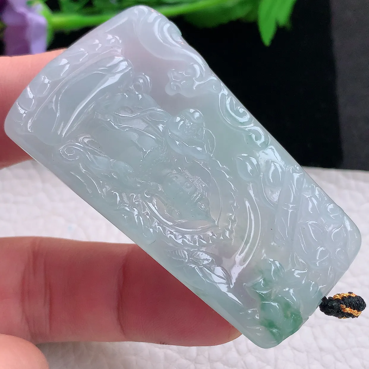 kh实拍63*36.3*5.3缅甸翡翠精雕清爽飘花持莲观音玉吊坠 玉挂件