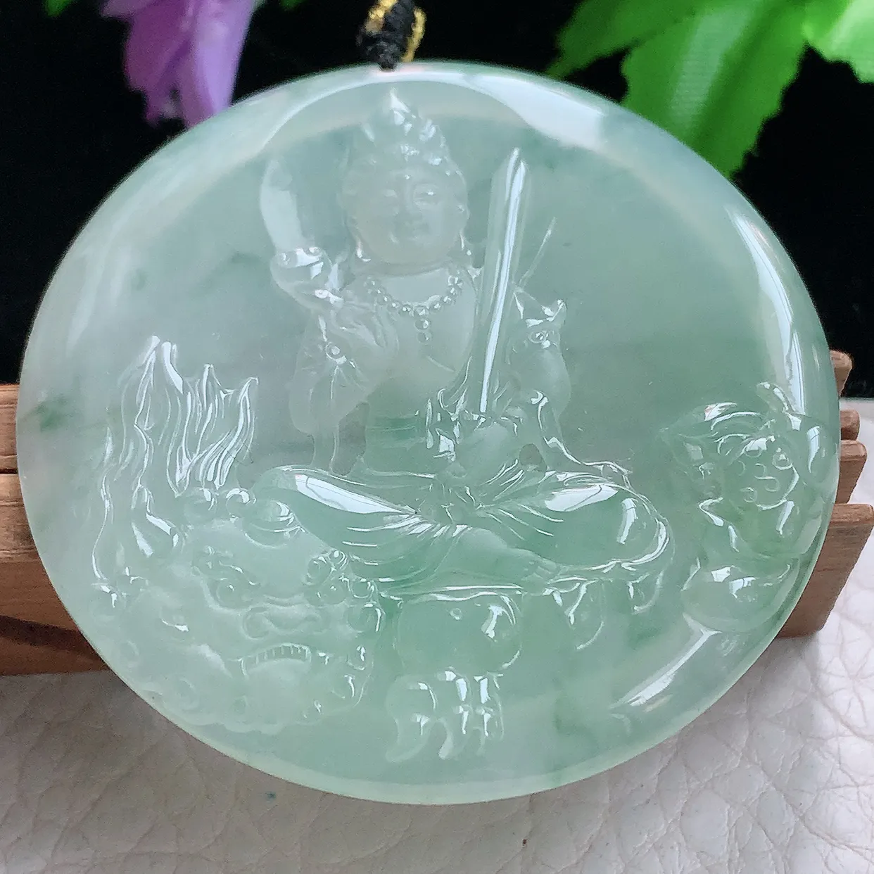 kh实拍53.5*5.5缅甸翡翠精雕冰飘绿文殊菩萨 生肖守护神玉吊坠 玉挂件