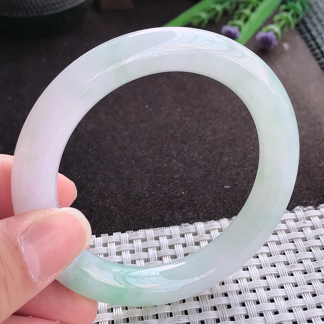 实拍翡翠A货56.5/11/10.9老坑冰胶果冻飘阳绿圆条手镯翡翠玉镯女款百搭