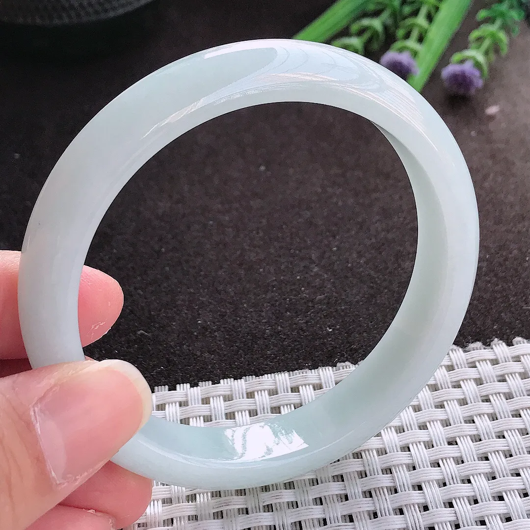 实拍翡翠A货59/12.3/7.8老坑秀气冰润月光白手镯宽边翡翠玉镯女款百搭