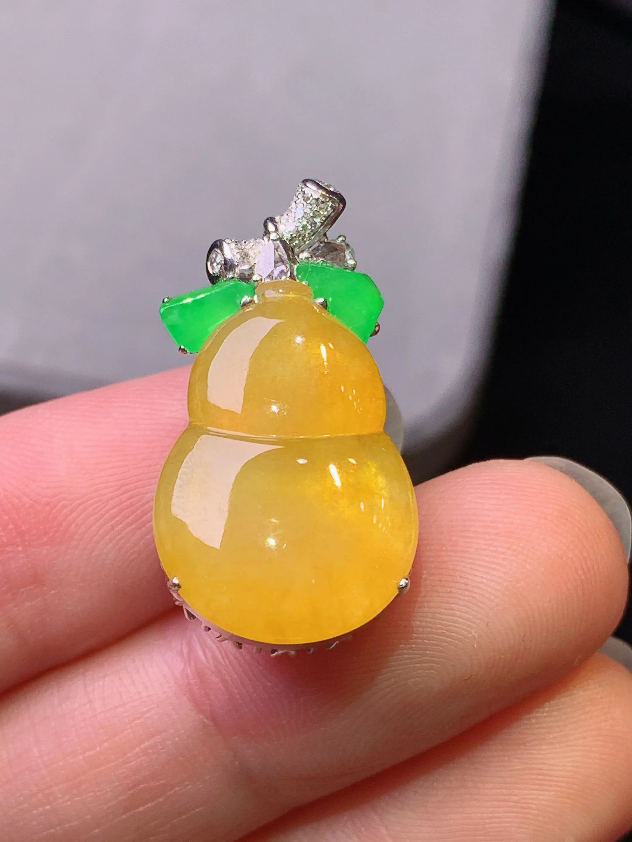 18k金钻镶嵌可分拆黄翡葫芦多用项链吊坠 玉质细腻 色泽艳丽清新 整体尺寸26.8*13.8*10.3