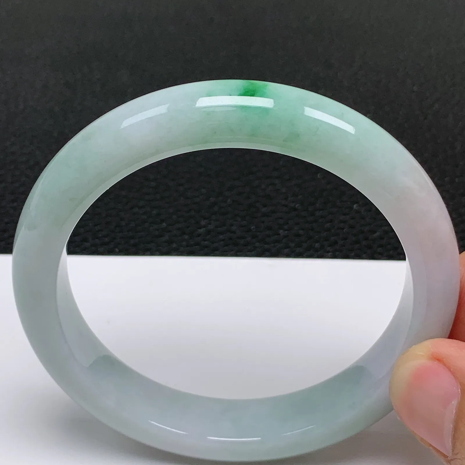 【超低价放漏】圈口56～57 天然翡翠老坑冰润飘绿正圈手镯 尺寸56.9*11.5*8.5mm