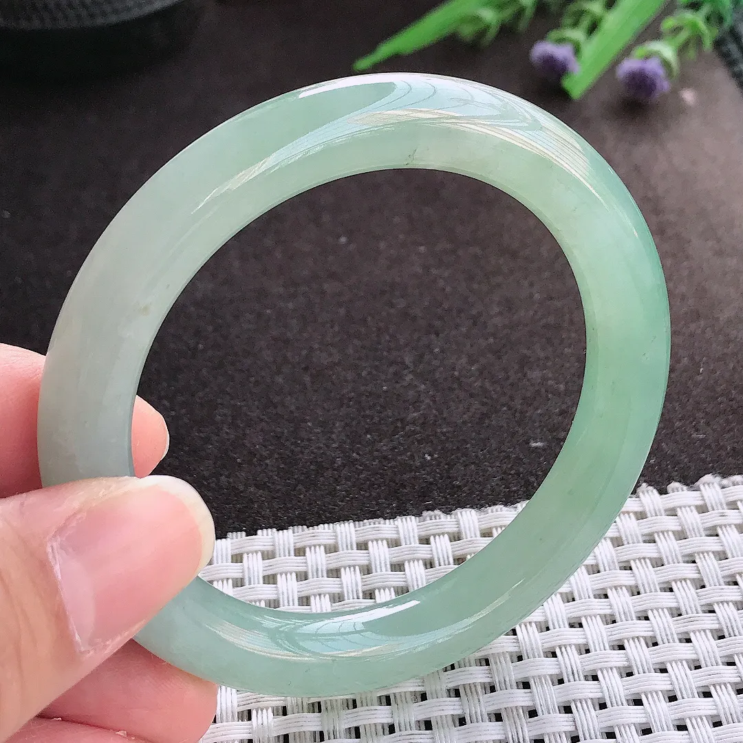 实拍翡翠A货54.5/9.6/9.4老坑冰润起胶冰晴满绿圆条手镯翡翠玉镯女款