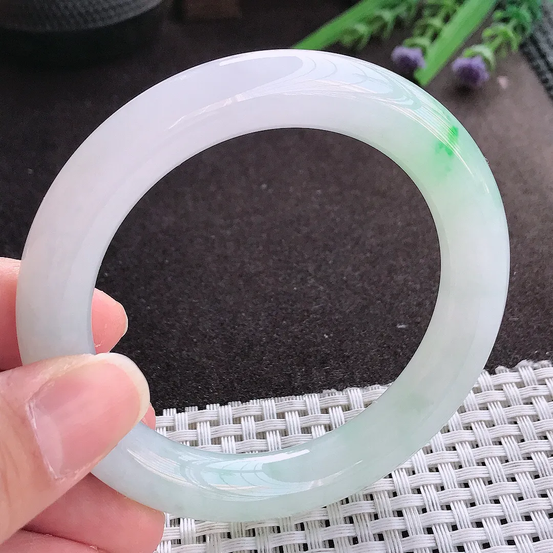 实拍翡翠A货56.5/11/10.9老坑冰胶果冻飘阳绿圆条手镯翡翠玉镯女款百搭