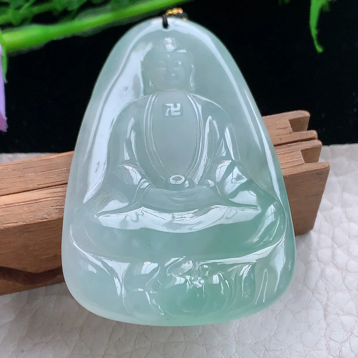 kh实拍57.6*35.5*5.3缅甸翡翠精雕清爽大日如来佛祖 生肖守护神玉吊坠 玉挂件