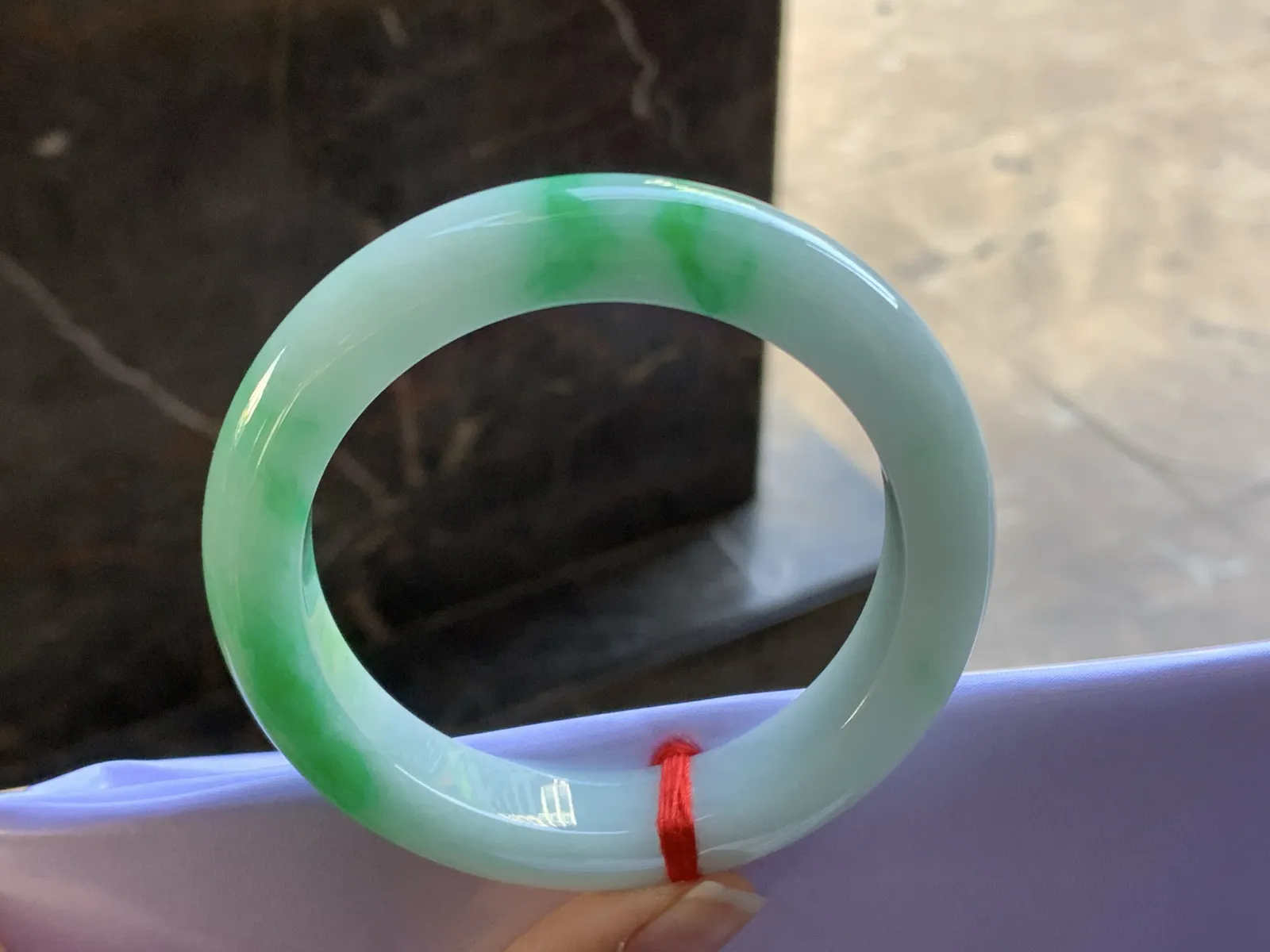 57-12.3-10

绿色手镯^_^底妆细腻